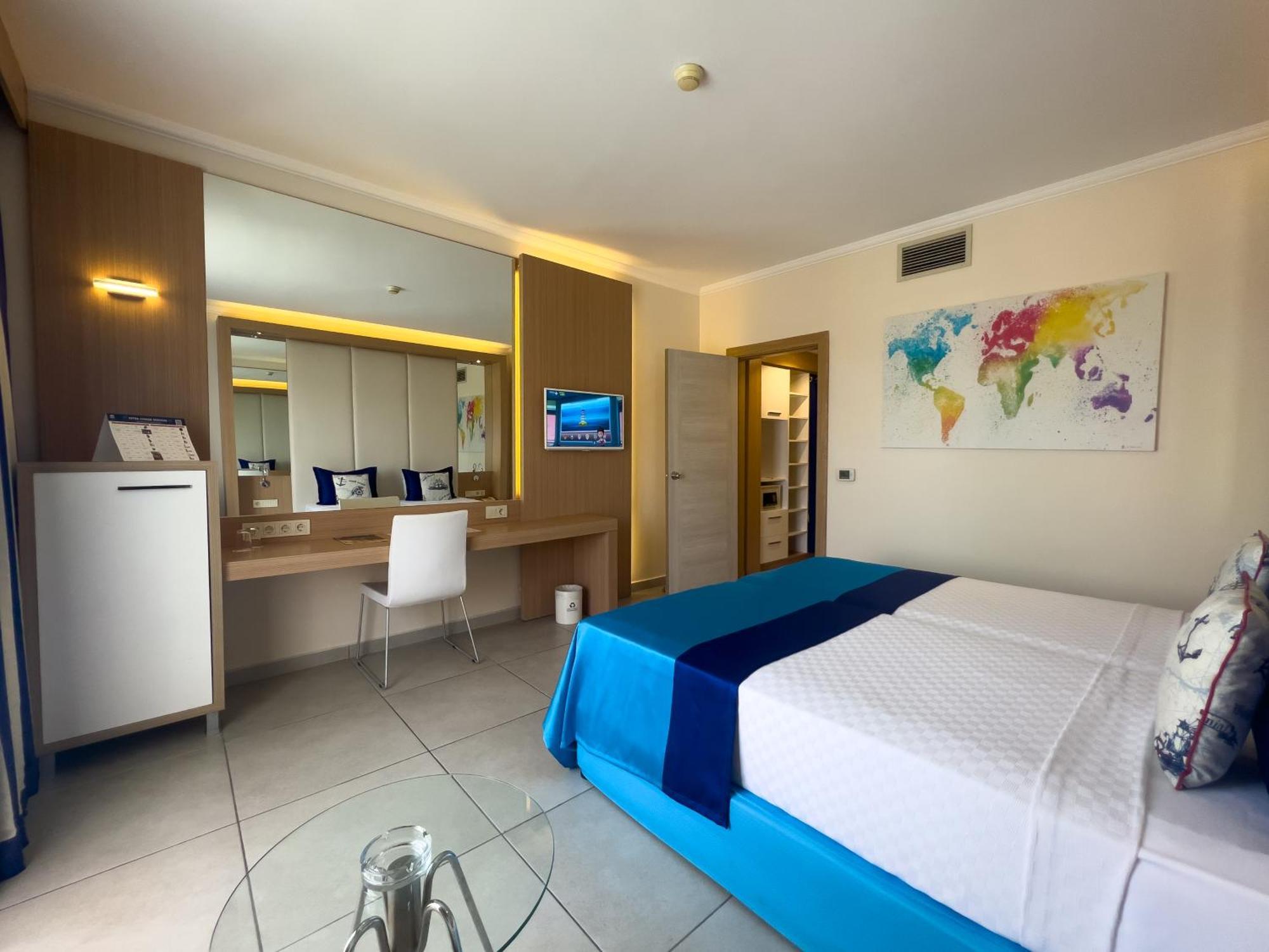Otel Aqi Pegasos World Side