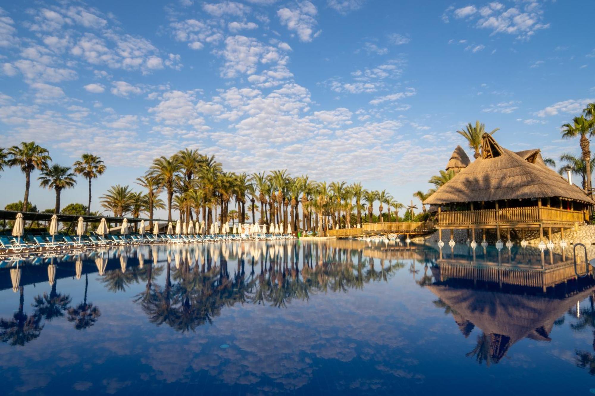 Otel Aqi Pegasos World 4*